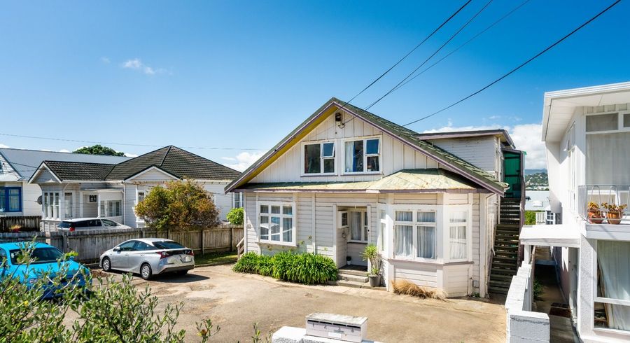  at 87 Queens Drive, Lyall Bay, Wellington