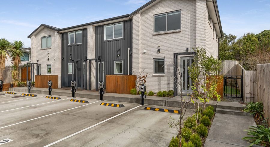  at 4/24 Kelwyn Road, Kelston, Waitakere City, Auckland