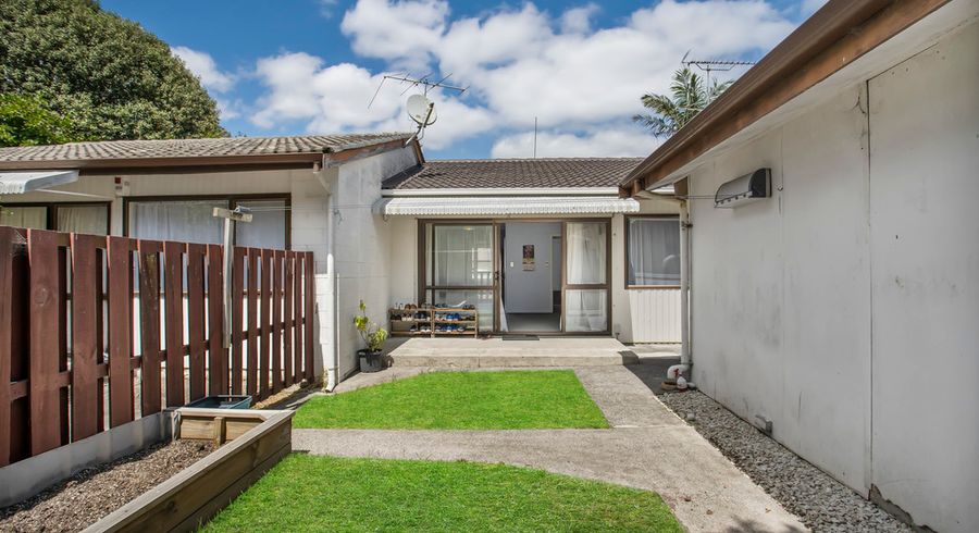  at 4/22 Longford Street, Mount Wellington, Auckland