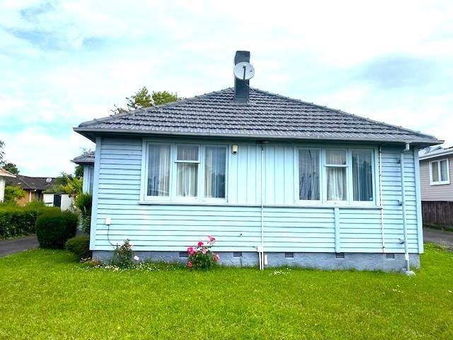  at 100 Wolverton Street, Blockhouse Bay, Auckland