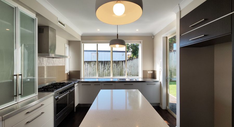  at 2/15 Godden Crescent, Mission Bay, Auckland