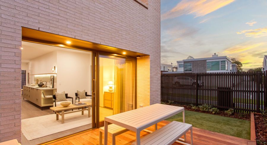  at 2/44 Winchester Street, Merivale, Christchurch City, Canterbury