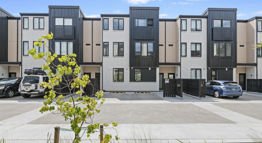  at 11/28 Pennant Street, Long Bay, North Shore City, Auckland
