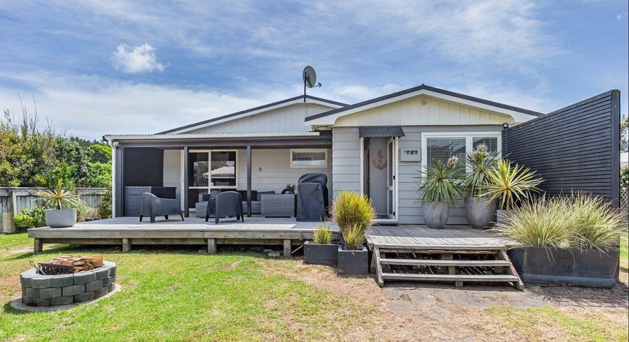  at 118 Rua Avenue, Waitarere Beach, Horowhenua, Manawatu / Whanganui