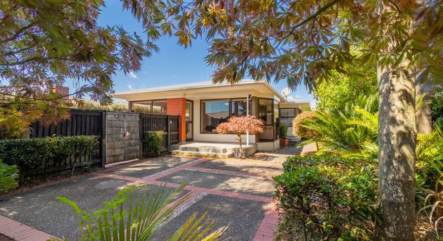  at 6 Bowen Place, St Andrews, Hamilton
