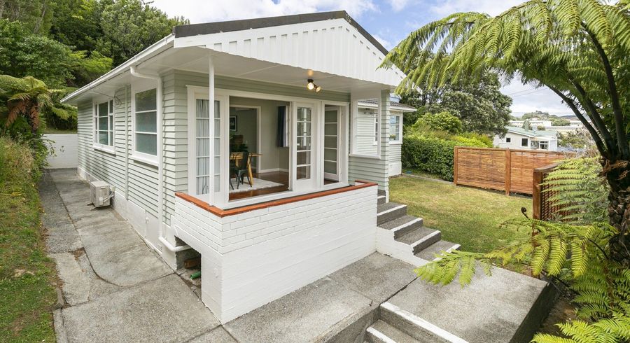  at 20 Hinau Street, Tawa, Wellington