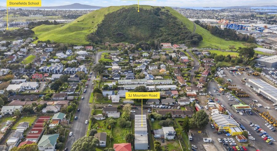  at 3J Mountain Road, Mount Wellington, Auckland