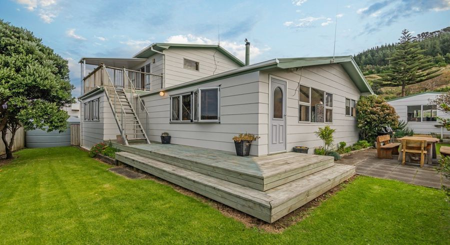  at 69 Akitio Esplanade, Akitio, Pongaroa