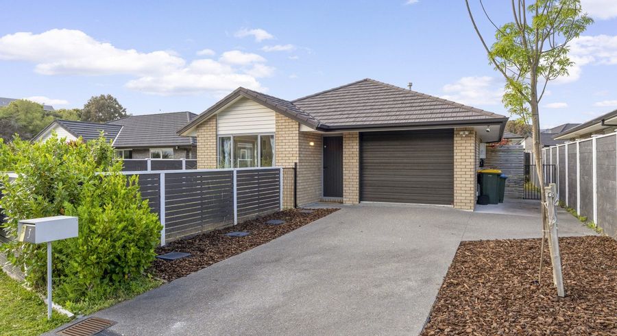  at 3 Mooring Close, Whitby, Porirua