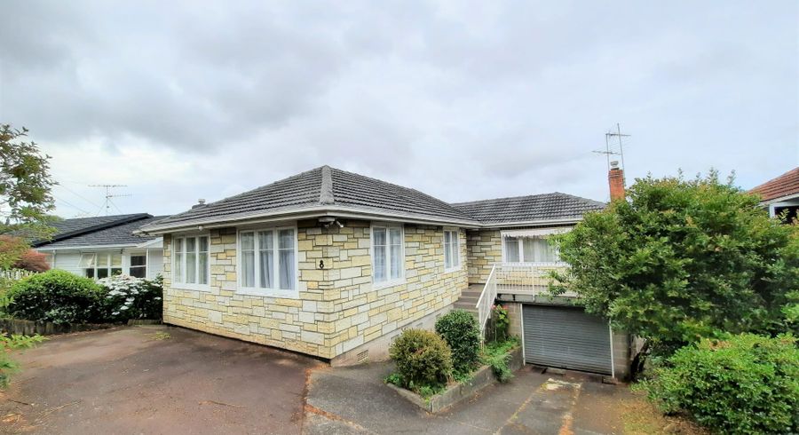  at 8 MacPherson Street, Meadowbank, Auckland