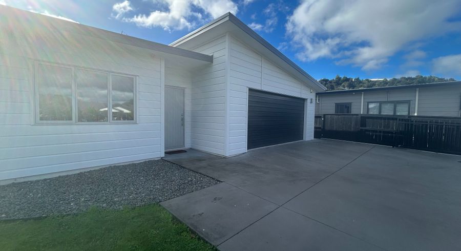 at 210 Lakes Boulevard, Pyes Pa, Tauranga, Bay Of Plenty