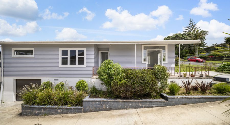  at 8 Nandana Drive, Glen Eden, Waitakere City, Auckland