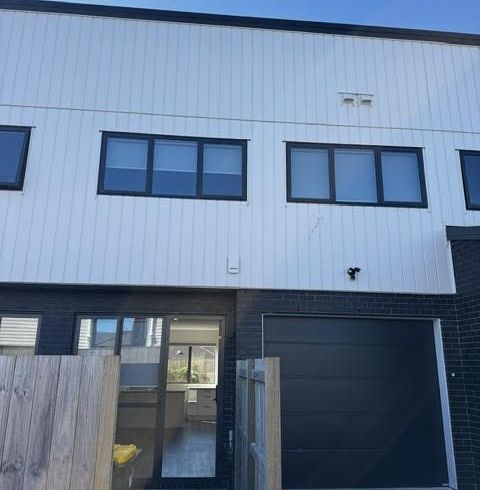  at 49C Riverton Drive, Randwick Park, Manukau City, Auckland