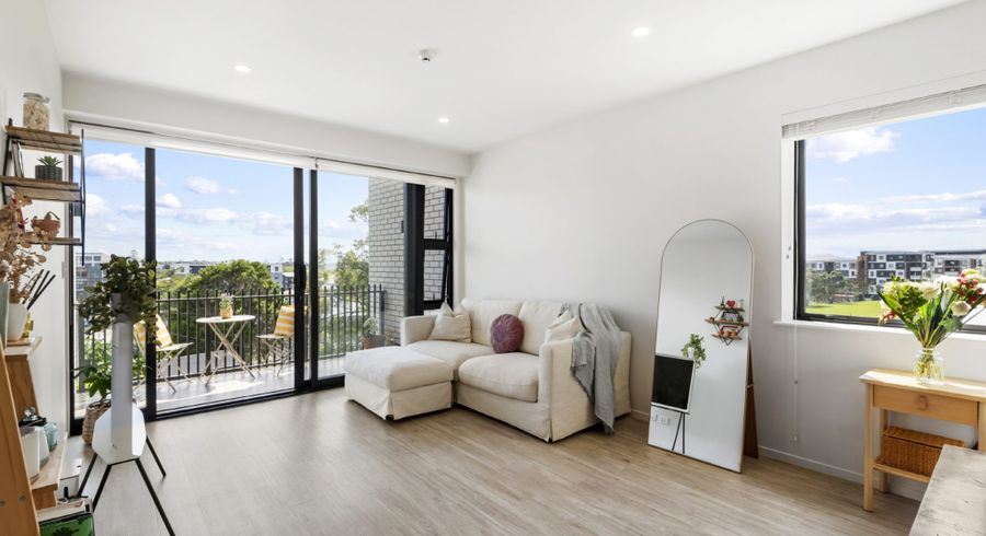  at 210/165 Lake Road, Northcote, North Shore City, Auckland