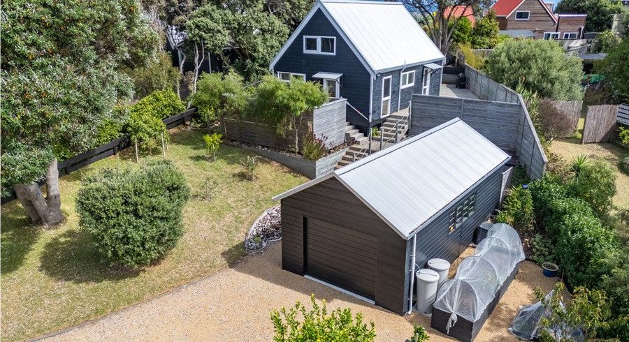  at 33 William Street, Waikanae Beach, Waikanae