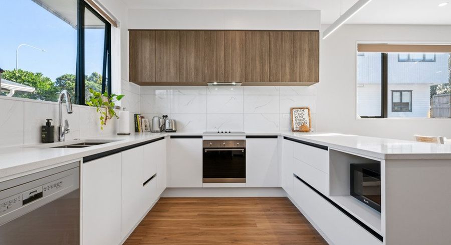  at 421B Glenfield Road, Glenfield, North Shore City, Auckland