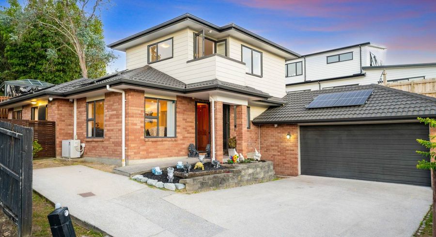  at 24 Burton'S Drive, SWANSON, AUCKLAND