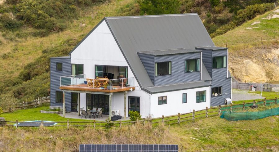  at 21 Rochfort Road, Kahuranaki, Hastings, Hawke's Bay