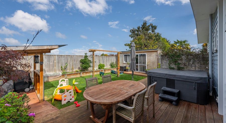  at 112 Clarence Cox Crescent, Pirimai, Napier, Hawke's Bay