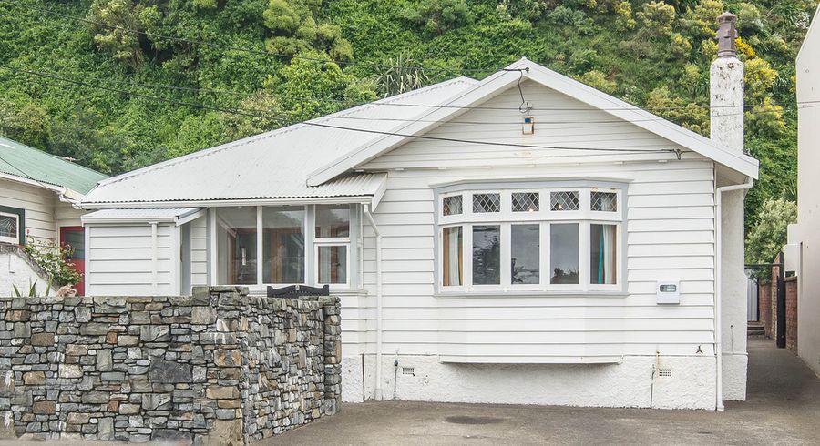  at 8 Wellington Road, Hataitai, Wellington