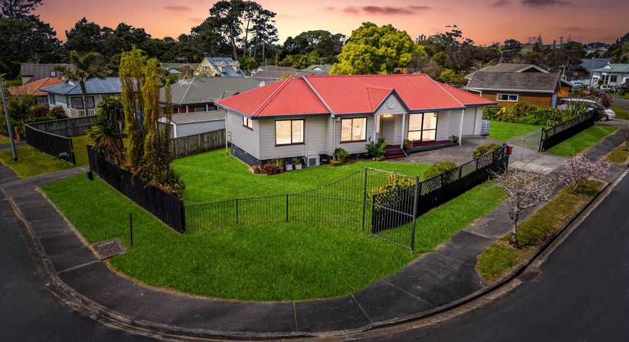  at 2 Lanier Place, Glendene, Auckland
