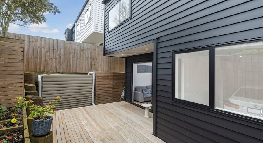  at 8B Hobart Crescent, Wattle Downs, Manukau City, Auckland