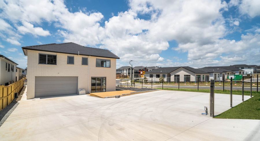  at 24 Cloonlyon Drive, Flat Bush, Auckland