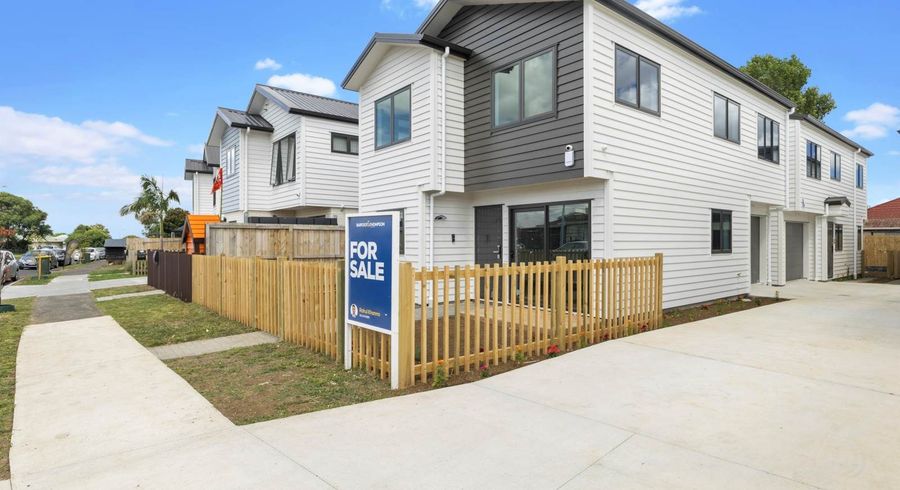  at 2/68 Maplesden Drive, Clendon Park, Manukau City, Auckland