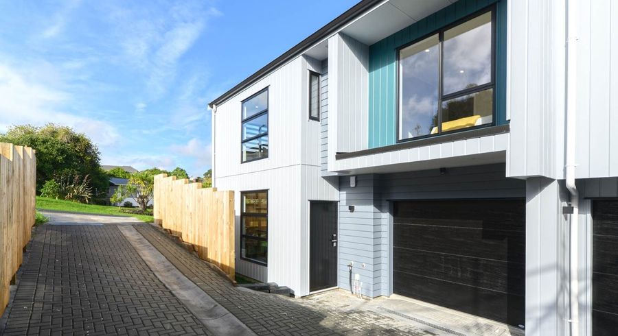  at 9 Camrose Place, Glenfield, North Shore City, Auckland