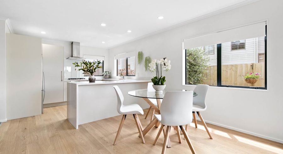  at 2/25 Campbell Road, One Tree Hill, Auckland