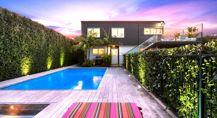  at 11 The Crest, Sunnyhills, Auckland