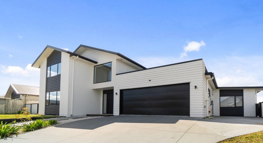  at 30 Roy Hilton Drive, Flagstaff, Hamilton