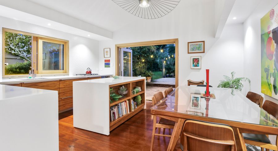  at 95 Wallace Road, Mangere Bridge, Auckland