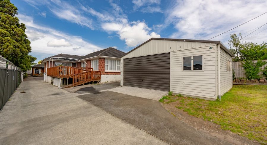  at 10 Brains Road, Kelston, Auckland
