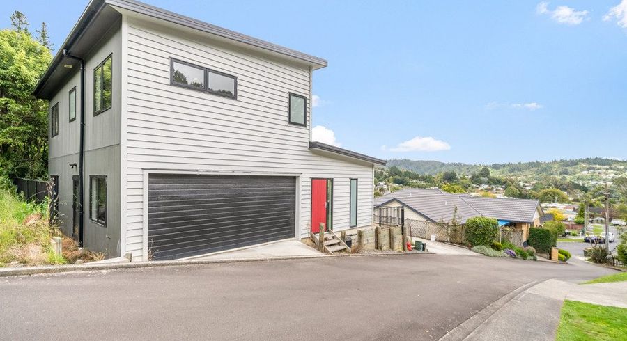  at 9 Lowry Heights, Stokes Valley, Lower Hutt, Wellington