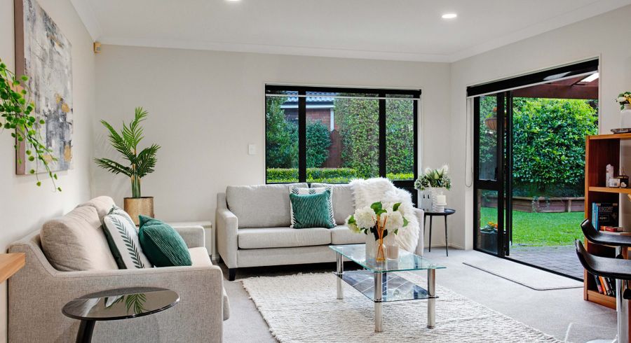  at 18 Yarlside Place, Northpark, Manukau City, Auckland