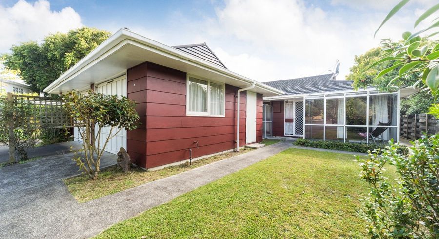  at 6 Seaton Court, Hokowhitu, Palmerston North, Manawatu / Whanganui