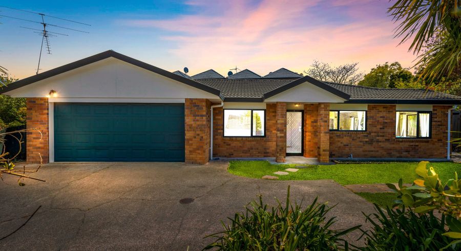  at 9 Shah Place, Glen Eden, Auckland
