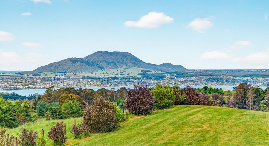  at 8 Lens Way, Acacia Bay, Taupo, Waikato