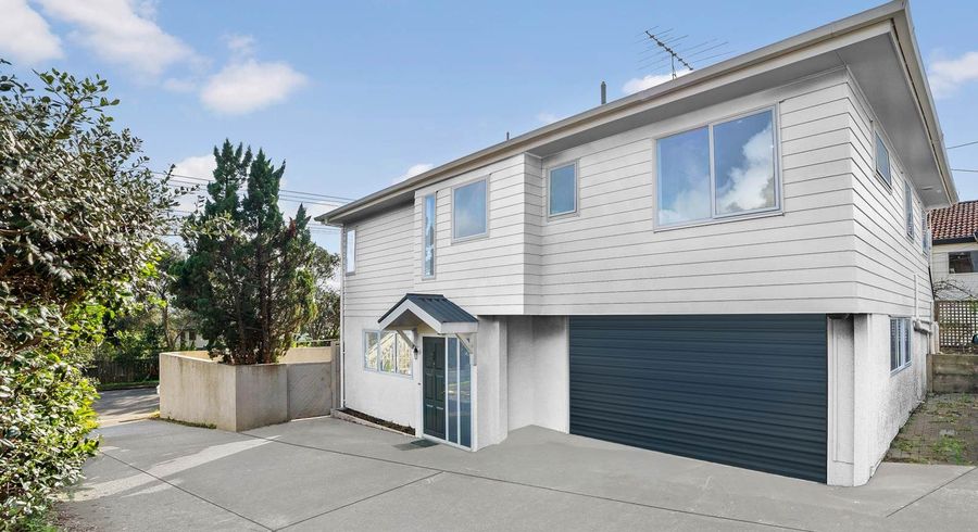  at 64A Browns Bay Road, Rothesay Bay, North Shore City, Auckland