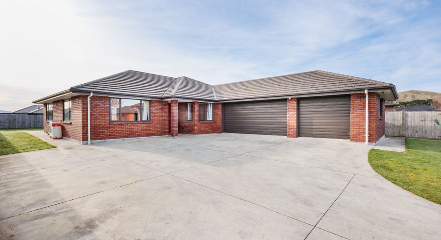  at 5 Cyprus Place, Fitzherbert, Palmerston North, Manawatu / Whanganui