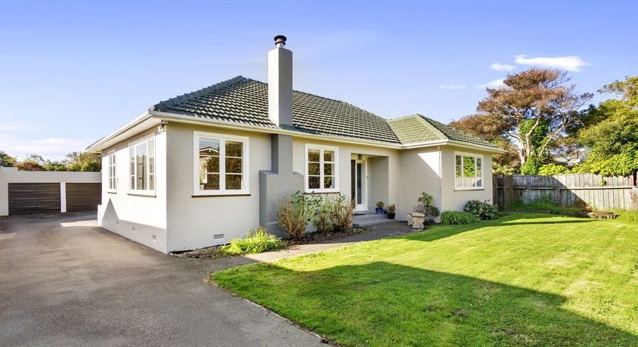  at 14 Whites Line West, Woburn, Lower Hutt
