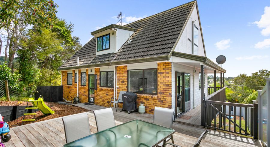  at 1/84A Avonleigh Road, Green Bay, Auckland
