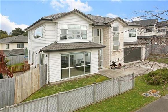  at 106 Lake Panorama Drive, Henderson Valley, Auckland