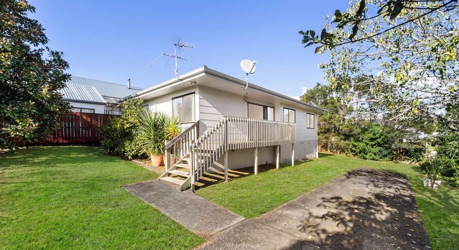  at 20 Posa Avenue, Henderson, Waitakere City, Auckland