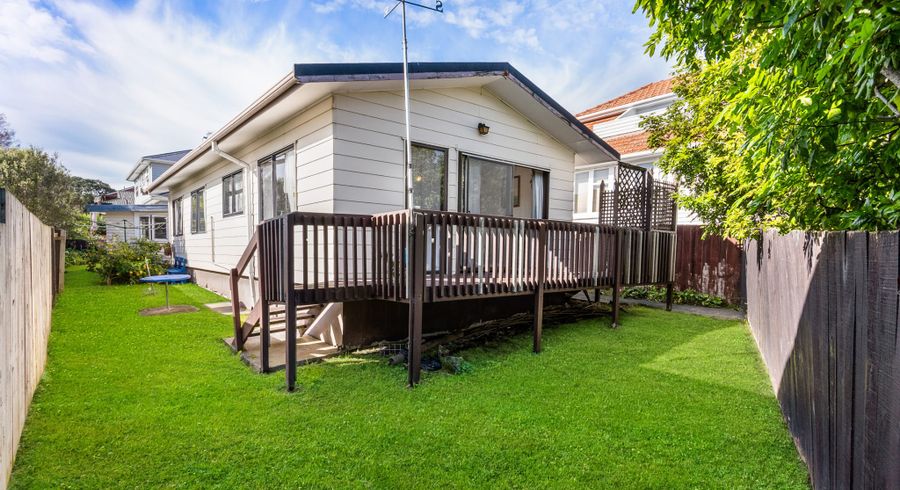  at 2/30 Fraser Road, Devonport, North Shore City, Auckland