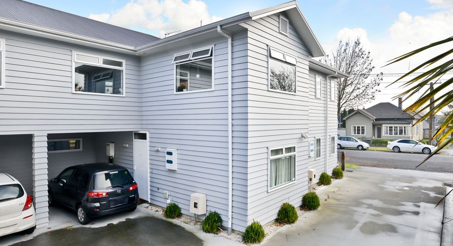  at 2/60 Wellington Street, Hamilton East, Hamilton