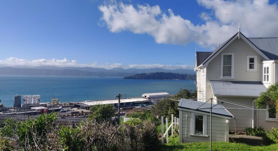  at 11A Grosvenor Terrace (Lower Flat), Wadestown, Wellington, Wellington