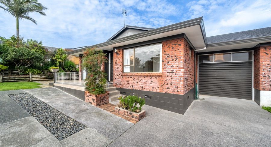  at 2/29 Rapallo Place, Farm Cove, Manukau City, Auckland