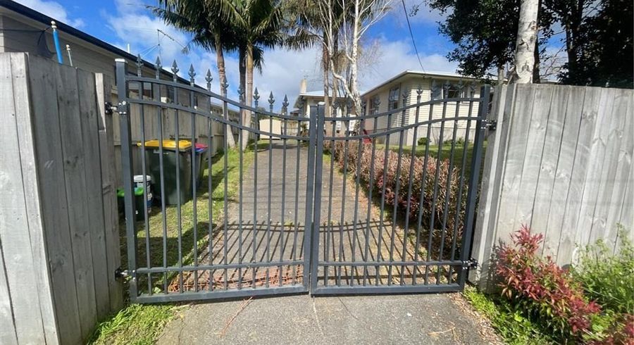  at 39 Vera Road, Te Atatu South, Waitakere City, Auckland